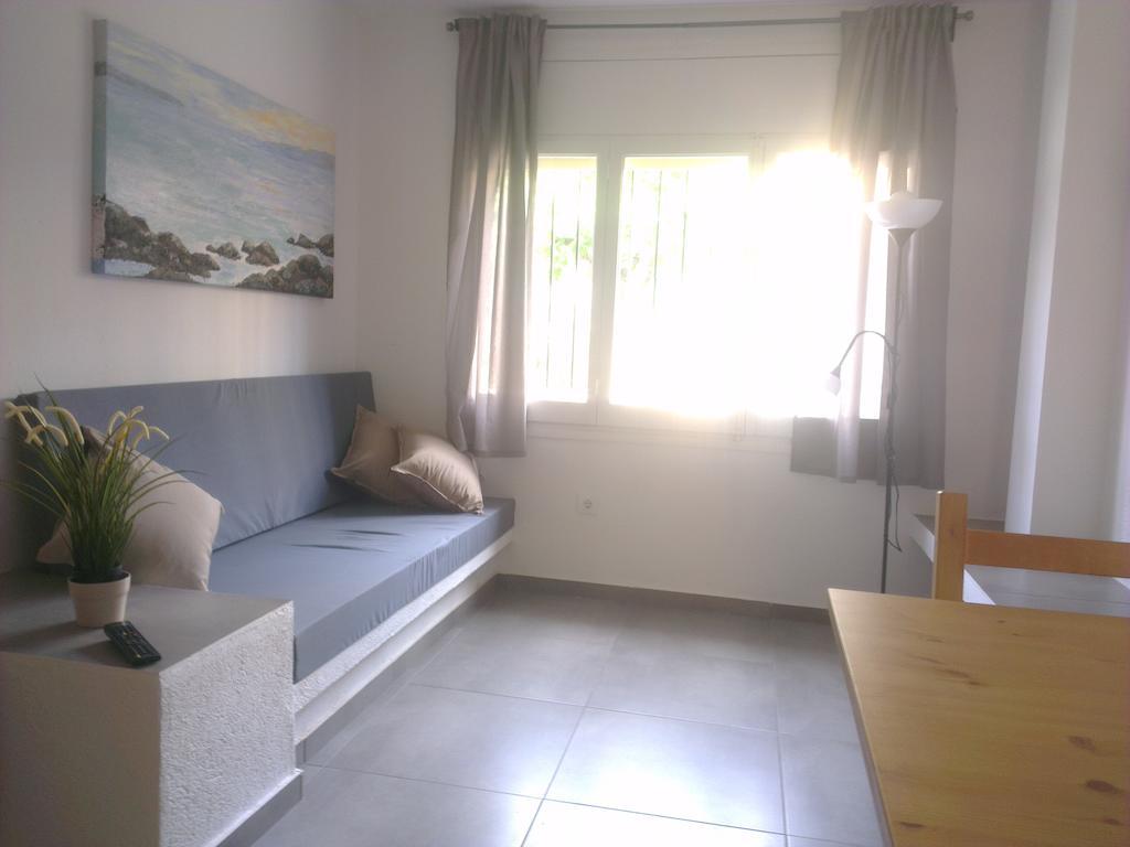 Apartaments La Riera Roses Bilik gambar