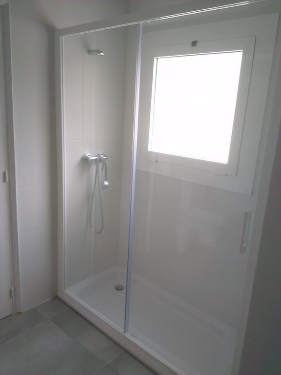 Apartaments La Riera Roses Bilik gambar